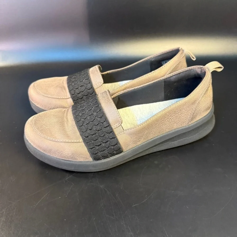 Clarks‎ Cloudsteppers Sillian 2.0 Pace Bronze Synthetic Loafer Womens 6.5M